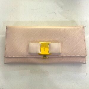 Salvatore Ferragamo wallet Vala ribbon light pink leather Authentic.